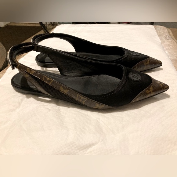 Louis Vuitton Arch light Flat Slingback Ballerina shoes - Picture 2 of 6